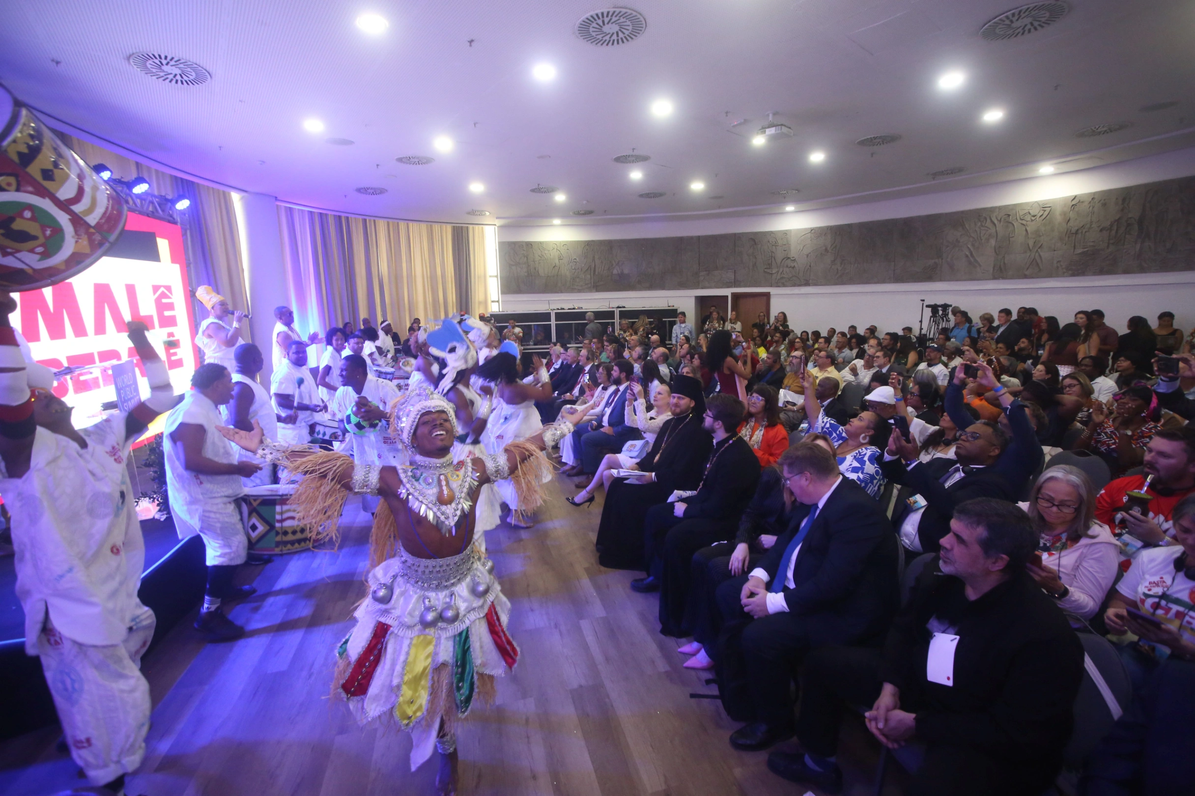 The World Public Summit: Latin America "The New World: Latin America in Shaping a Shared Future" summed up the Outcomes in Brazil 
